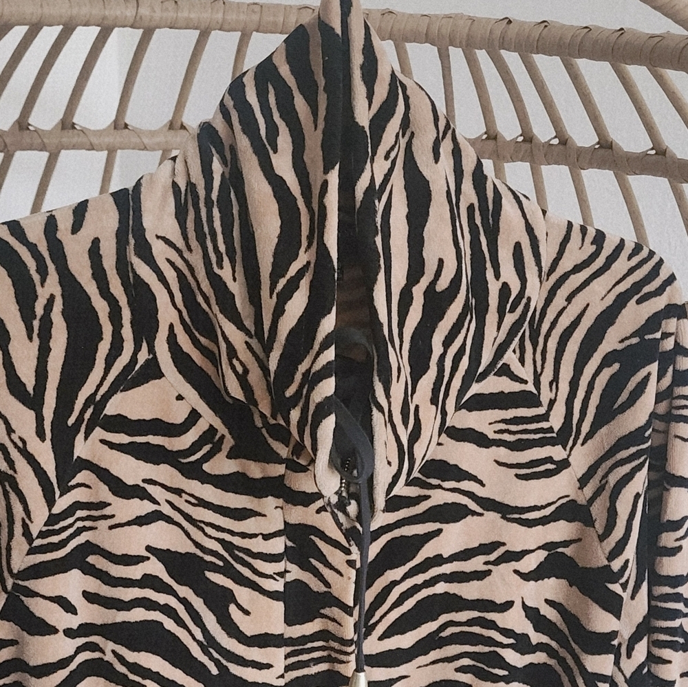 Jones New York Signature Velour Tiger Print Cowl Neck Zip/ Hidden Snap Jacket XL - Picture 6 of 12